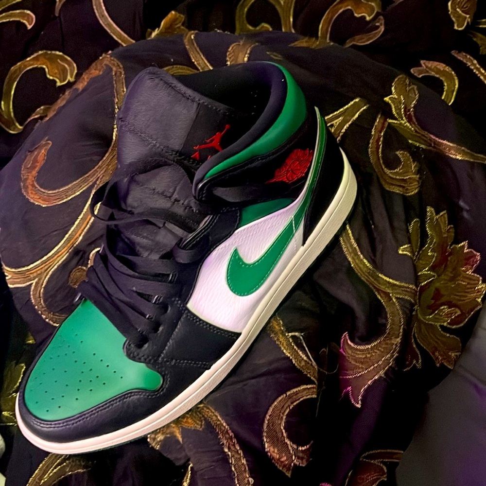 Jordan retro 1’s